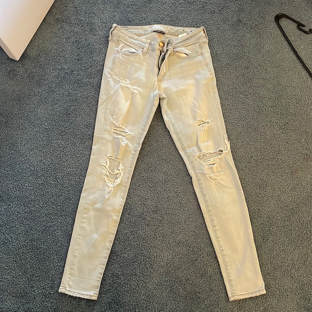 American eagle light wash ripped jeans